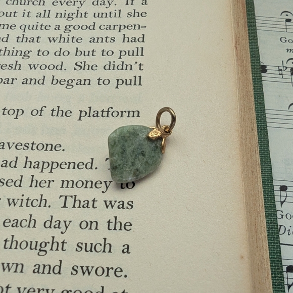 Jewelry - Green and Gold Necklace with Elegant Design